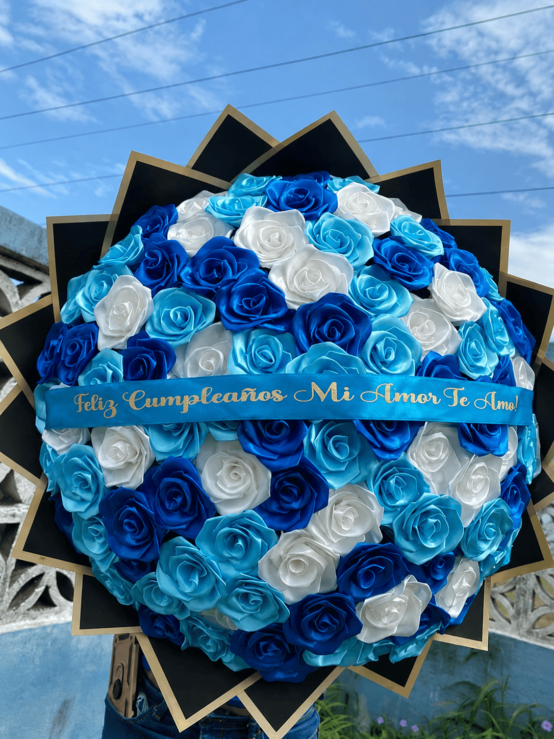 20 rosas en adelante. Para sorprender en grande. Color a elección.
